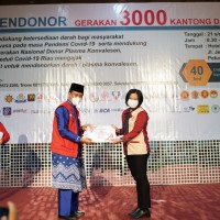 Piagam Penghargaan Riau Mendonor 3000 Kantong Darah